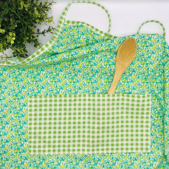 Unisex Cotton Apron:  One Size Fits All, Green Floral with Gingham Green Pockets - Picture 3 of 5